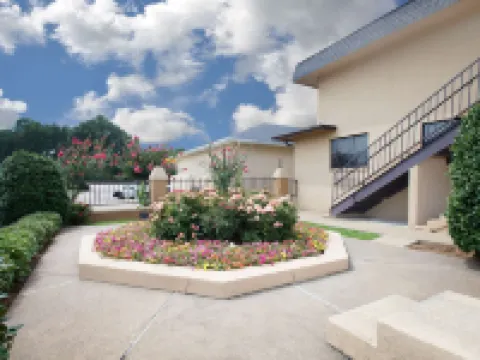 デイズ イン バイ ウィンダム ラストン ルイジアナ ラストンのホテル