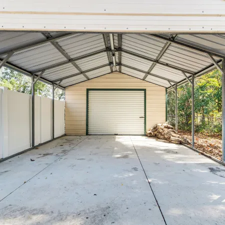 5 Mi to Silver Springs State Pk: Gem w/ Game Room!
