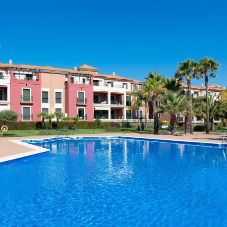 Golfside Stay for 5 Guests