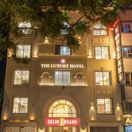The Delhi Dreams - A Luxury Hotel Отели рядом с достопримечательностью «Дели - центр города»