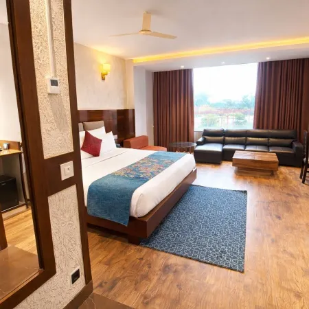 Palmdale Hotel & Resort