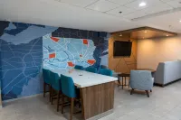 Holiday Inn Express & Suites WEST CHESTER by IHG - 3-Star