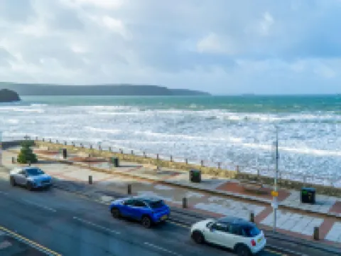 13 St Bride's Bay View - 4 Bedroom - Broad Haven Hotels in The Havens