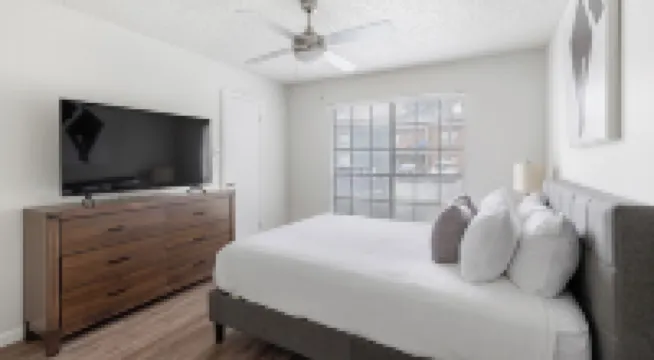 Landing Modern 2bd, Pool, Courtyard