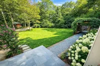 Modern 4BR Escape • w/ Jeep Wrangler • Near Town • Patio, Fire Pit & Hot Tub
