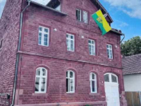 Rebenblick Ferienwohnung an der Weinstraße ランダウ・イン・デア・プファルツのホテル