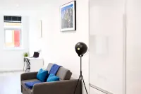 Work-Friendly 1-Bed Leicester - Bathtub