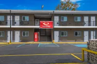 Econo Lodge Gretna - New Orleans Hotels near Bodenger Park