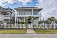 Saltwater Pool! Epic Galveston Bay Group Getaway! - 3-Star