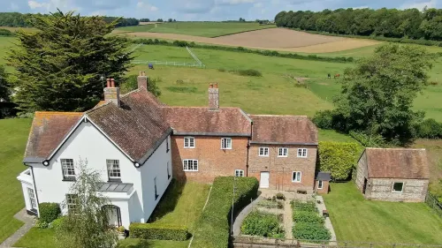 Lower Bryanston Farm - Homestays