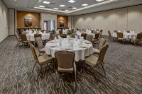 Black Fox Lodge Pigeon Forge, Tapestry Collection by Hilton - parking