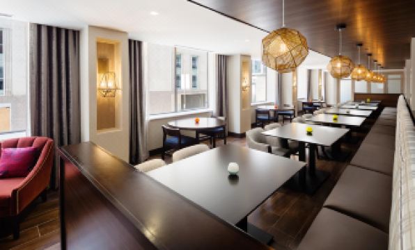 Hampton Inn & Suites Dallas / Downtown