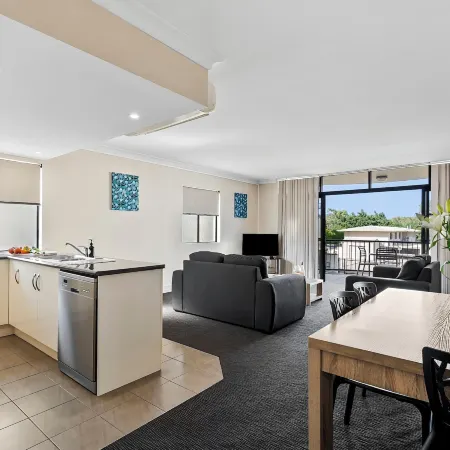 Cityville Apartments & Motel