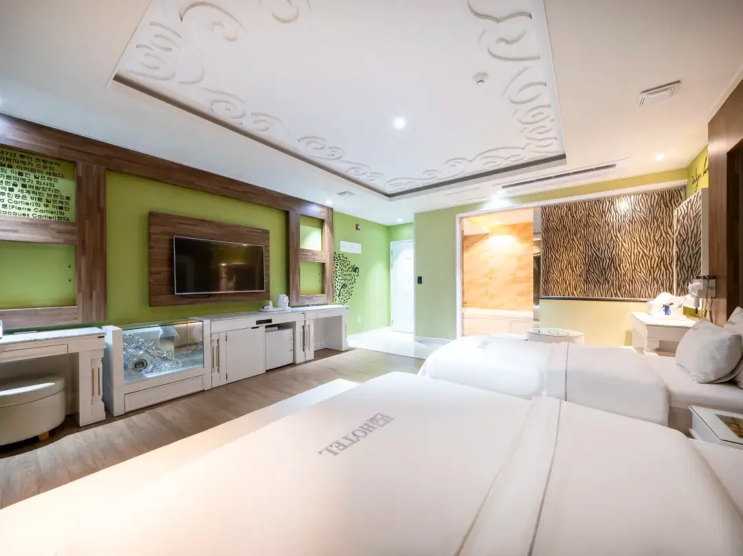 Yeosu Myeongpum Hotel - Yeosu