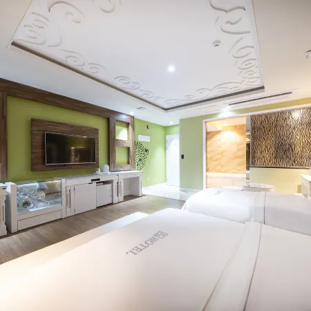Yeosu Myeongpum Hotel Отели рядом с достопримечательностью «Маяк Хамель»