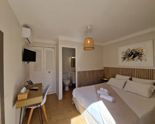 Le Cosy โรงแรมในเฟรฌู