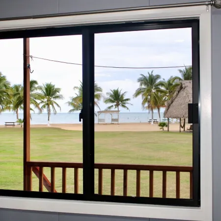Sunshine Cabanas At Ocean View