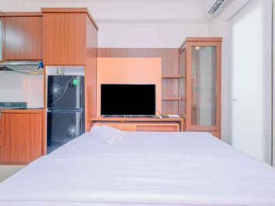 Fancy and Nice Studio at Transpark Cibubur Apartment by Travelio