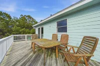 Golf & Surf 7BR: Private Pool, 5 Min to Beach