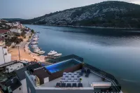 Beachfront Luxury Villa - Private Pools