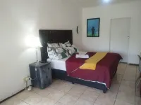 J&J Paradise Guesthouse - Pensions