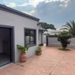 Cozy Villa Lodge - プール