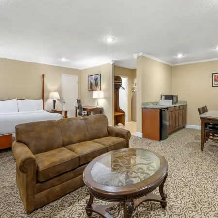 Best Western Plus Wooster Hotel Conference Center