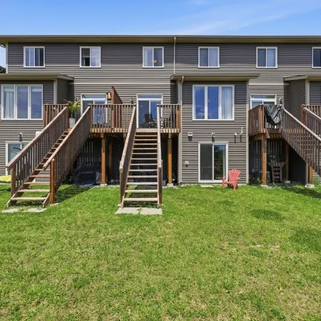Modern Comfort Home Backing Pondside in Niagara