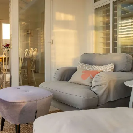 Luxury Beachfront Retreat for 14 With Hot Tub