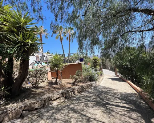 CD-1383 Three Bedroom Villa with Pool Hotels in Vinuela