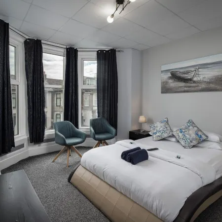 100 Pipers Hotel