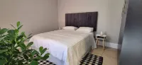 Cozy 2 Bedroom Cottage - جاكوزي