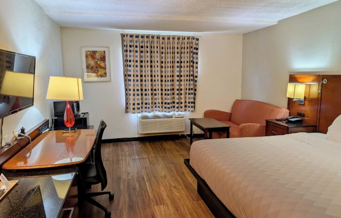 Forsythia Inn