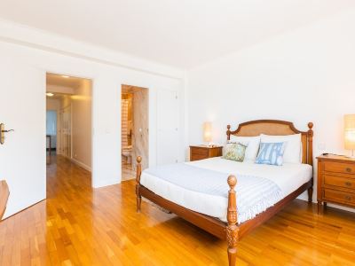 Póvoa Sunset Views | Oceanfront 3Br with Balcony