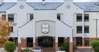 Super 8 by Wyndham Natchez - 2-Star