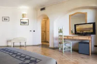 Hotel Poseidonia - Bintang 4