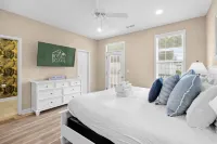 Barefoot Beach-Steps to Beach, Pool, Pet Friendly - Wifi