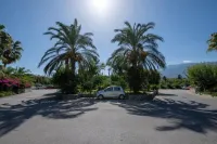 Hydramis Palace Beach Resort - parking