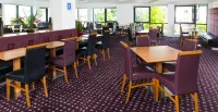 Holiday Inn Express HEMEL HEMPSTEAD by IHG - breakfast