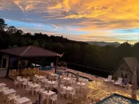 Skylaranna Resort & Spa - Pools