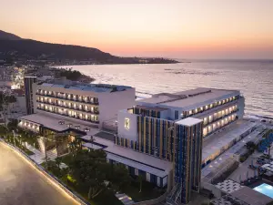 I Resort Beach Hotel & Spa