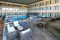 Sandman Hotel Penticton - Pools