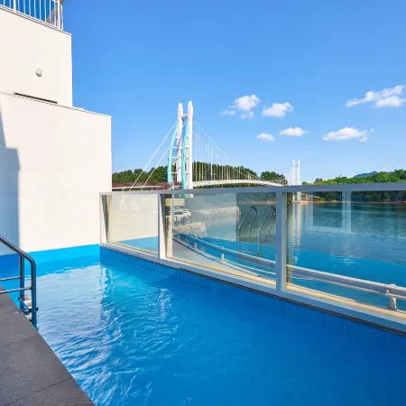Geoje The Shine Pool Villa