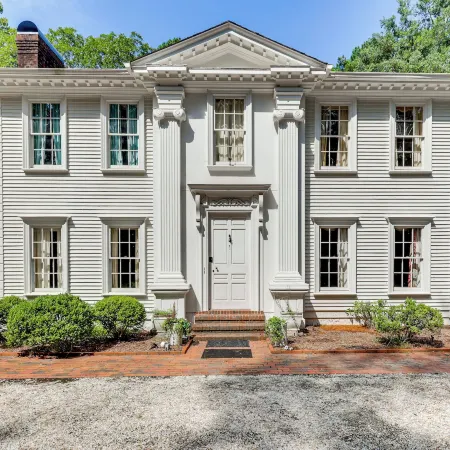 3 Mi to Dtwn! Grand Goldsboro Getaway