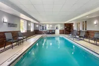Fairfield Inn Toronto Oakville - parking