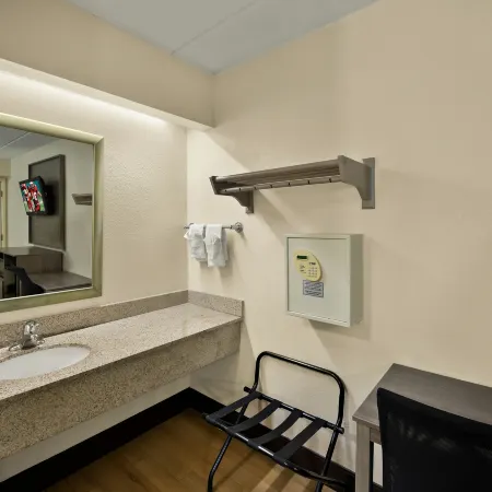 Red Roof Inn Chapel Hill - UNC