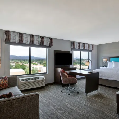 Hampton Inn Santa Fe South