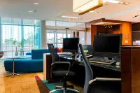 Fairfield Inn & Suites Pecos - parking