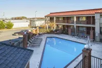 Red Roof Inn & Suites Scottsboro - piscina