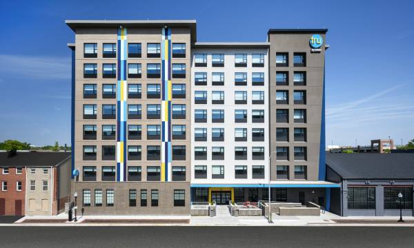 Tru by Hilton Baltimore Harbor East